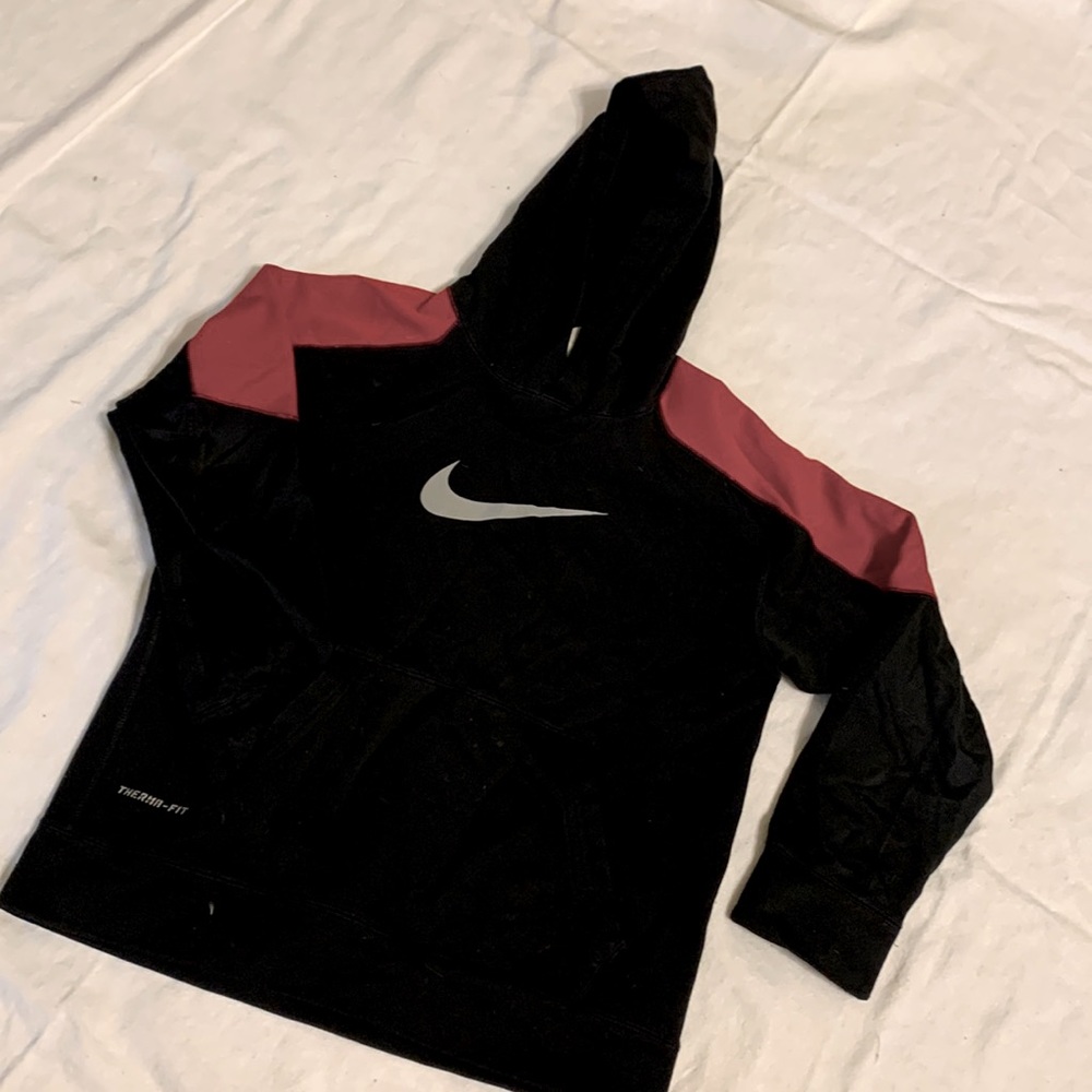 Nike thermal fit hoodie